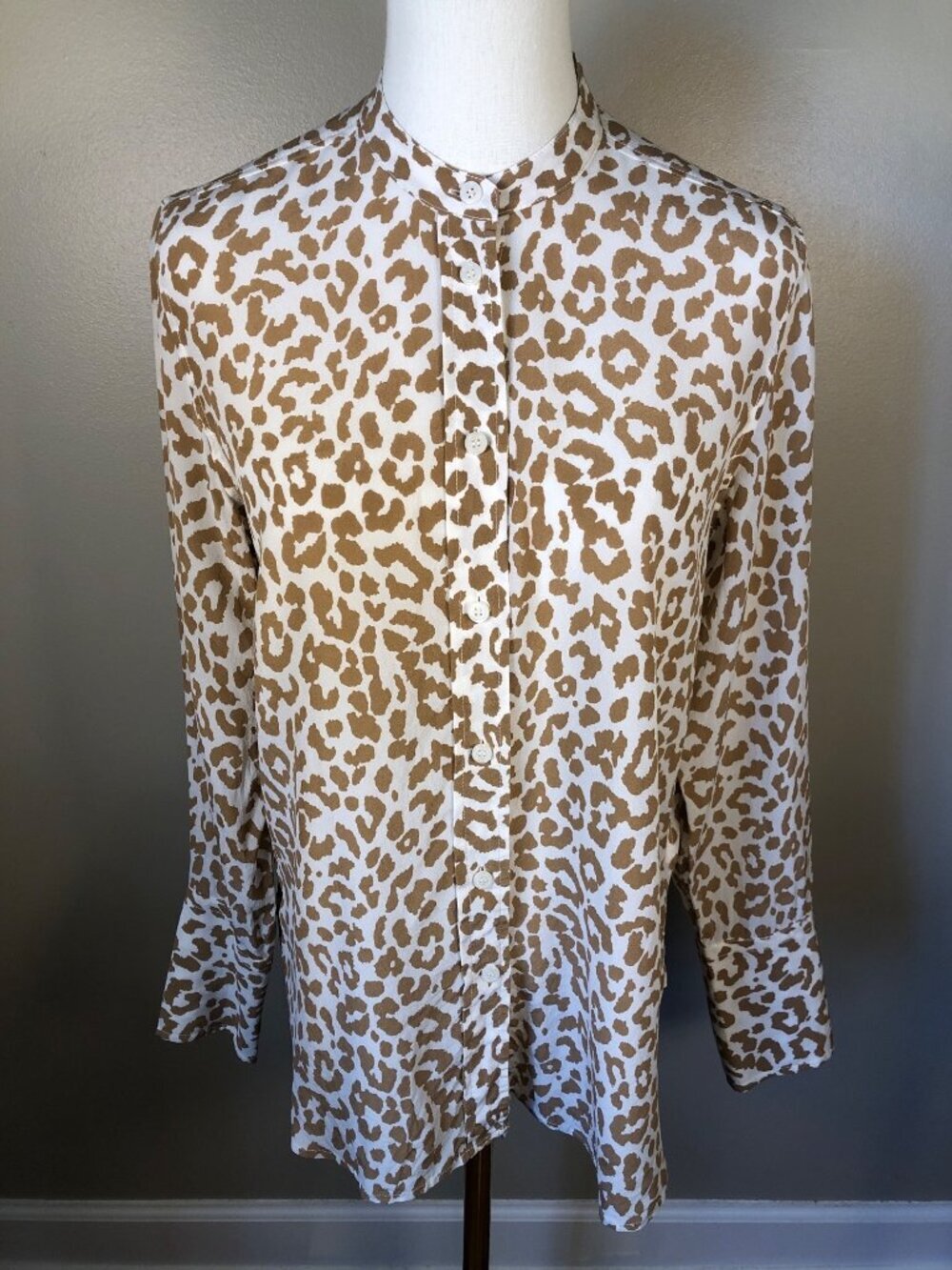 J Crew 100% Silk Beige & Ivory Leopard Print Button Front Blouse Size 2
